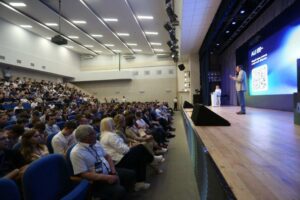 топ-7 специальностей, по которым ожидается наибольший рост спроса в 2023–2027 годах