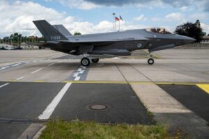 Утечка данных об F-35 и F-15 подтверждена китайским экспертом по безопасности